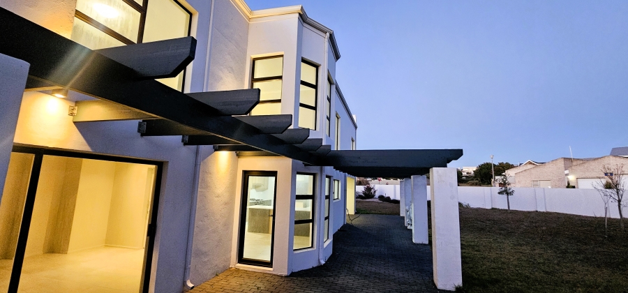5 Bedroom Property for Sale in Myburgh Park Western Cape